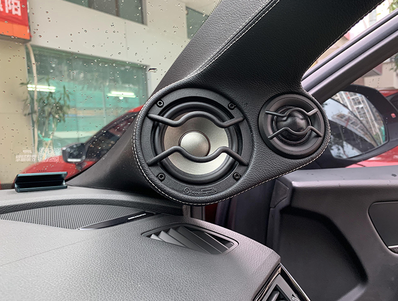 奥迪Q50L一切从简升级 终于听上了歌剧...