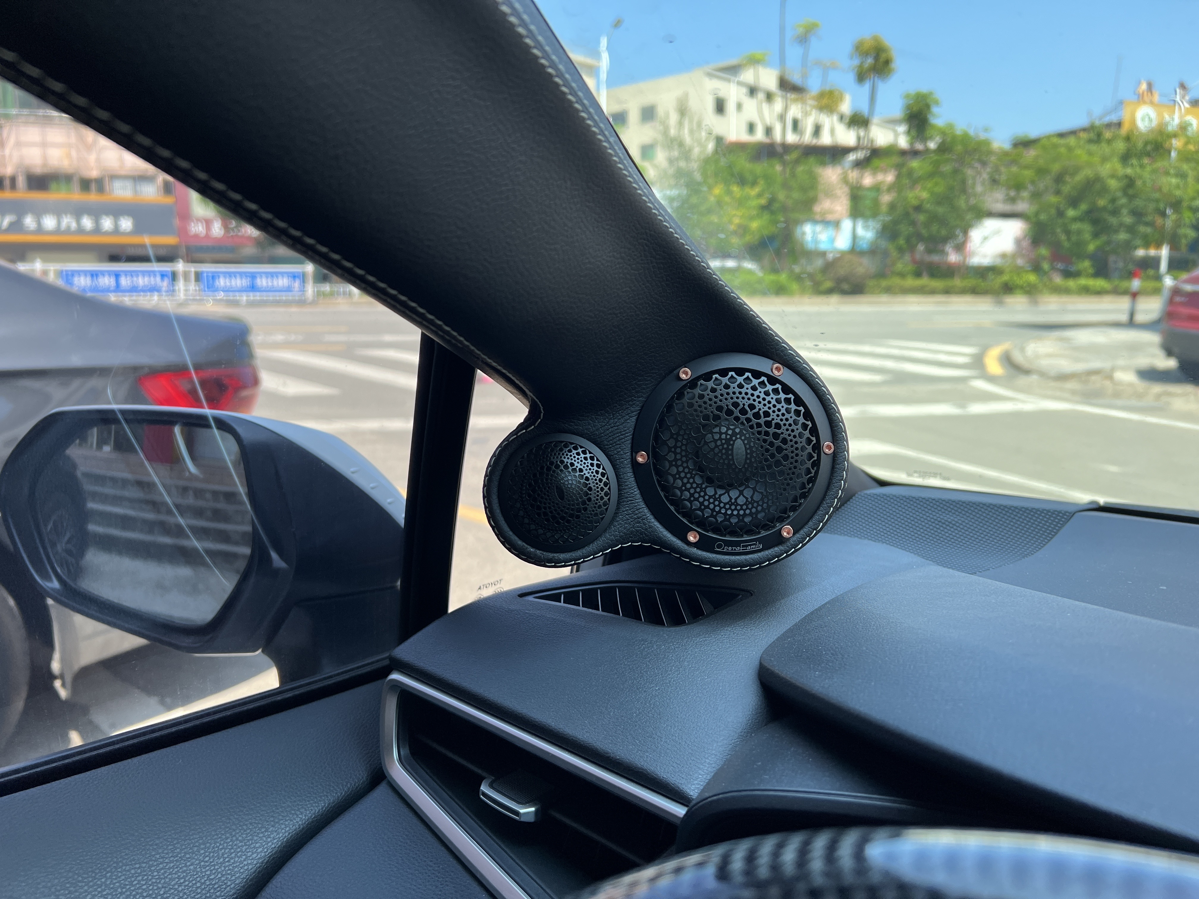 厉害了，丰田雷凌改装成这样